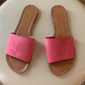 GAP Pink Slip-on Sandals, like new!!! 💕💕